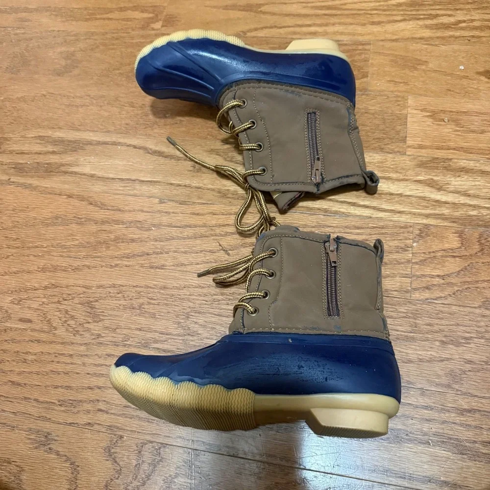 Tommy Hilfiger Ryan Duck‎ Boots Cognac Plaid Lined Rubber Waterproof Size 2